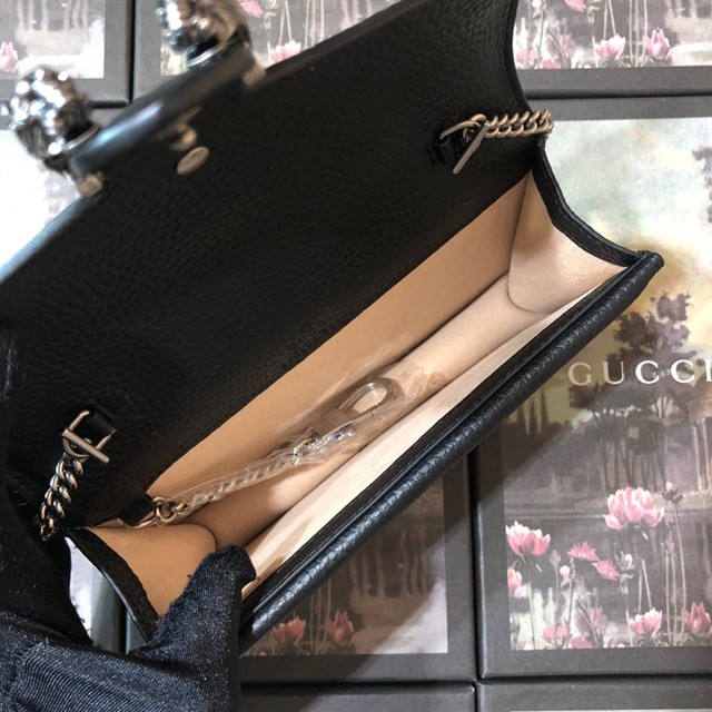 Gucci經典款女包 476430 古馳虎頭扣鏈條小挎包 Gucci女士手拿包 錢包  gqy3560